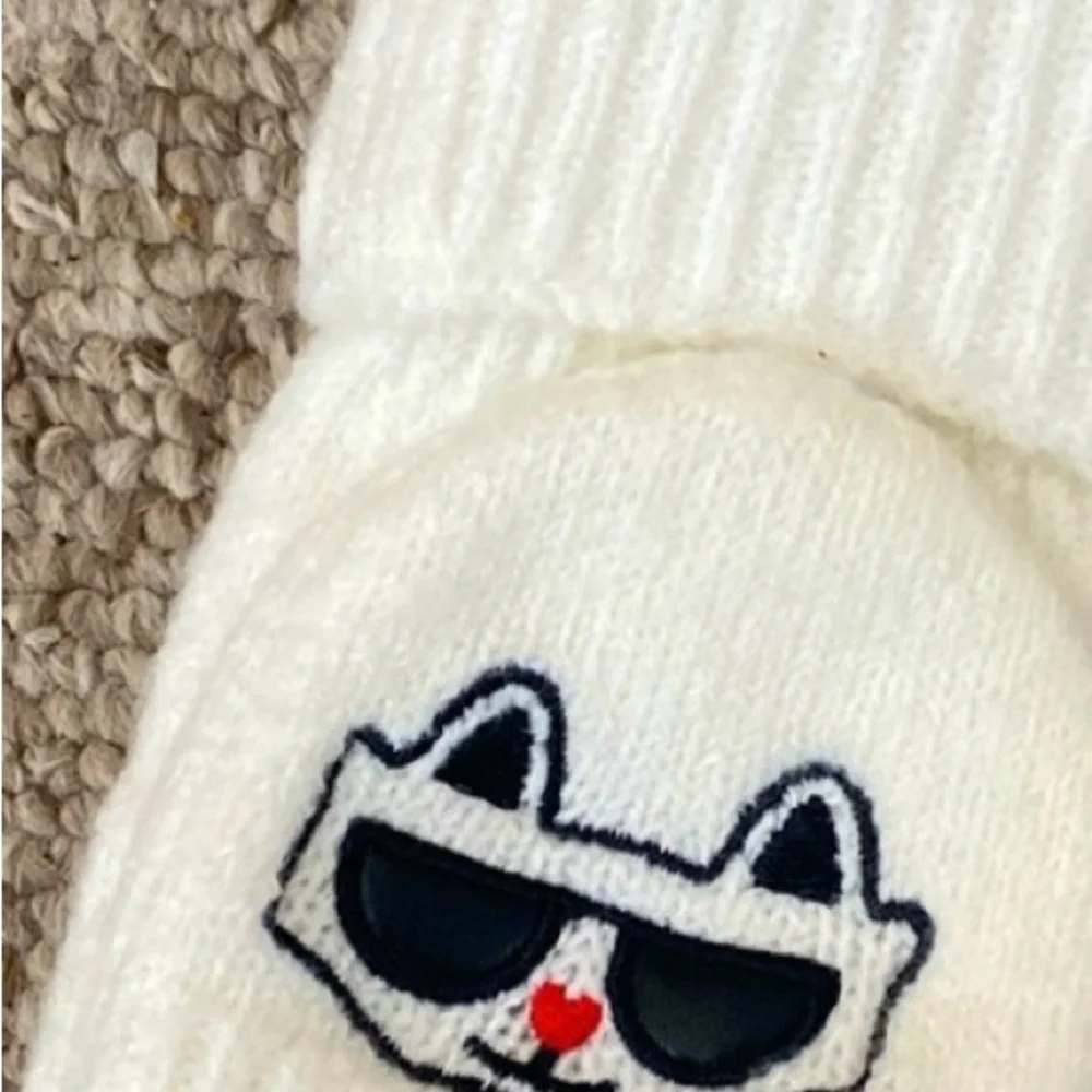 Karl Lagerfeld Paris On Size All Ladies Fingerless Gloves 🧤 Close Up